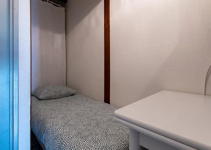 Spacieux Cabine-parking Gratuit-clim-proche Centre & Mer-vue Port Lgm شقة *